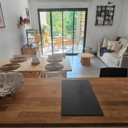 Ici, Vous Serez Comme Pierre, Bien Loti ! * Hendaye