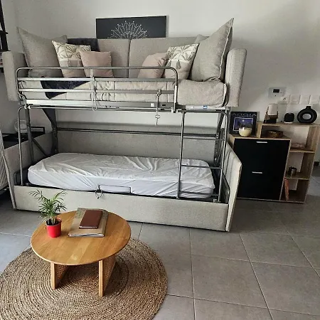 Ici, Vous Serez Comme Pierre, Bien Loti ! Apartment